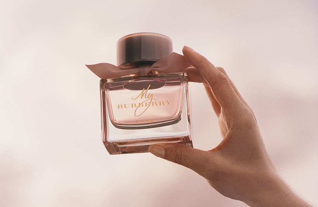 Burberry Fragrance - Photography by VICTORIA ZSCHOMMLER
