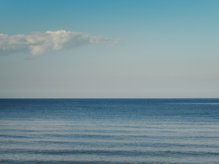 LA MER - Photography by VICTORIA ZSCHOMMLER