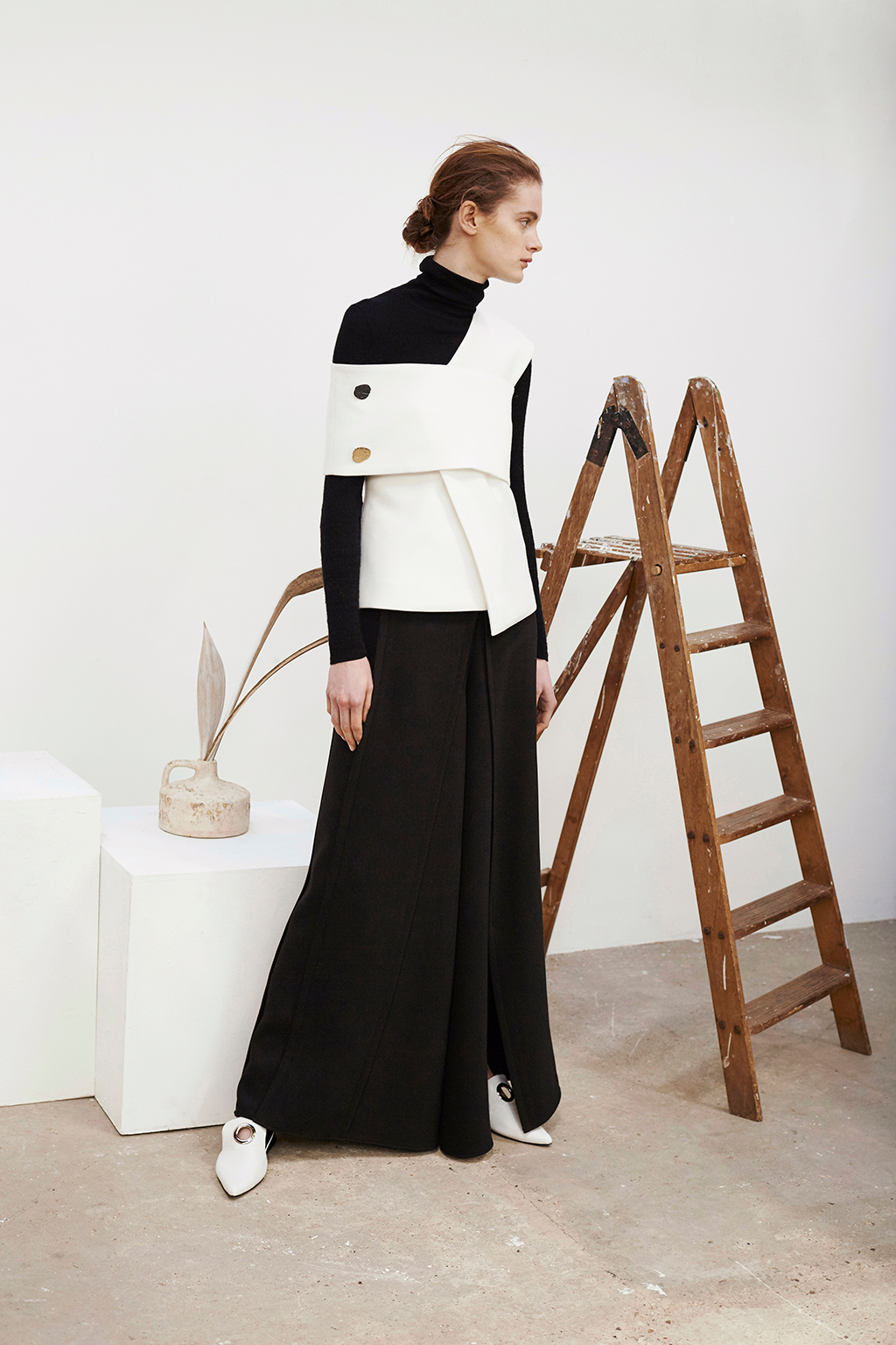 Rejina Pyo  - Set Design by ANNA SBIERA