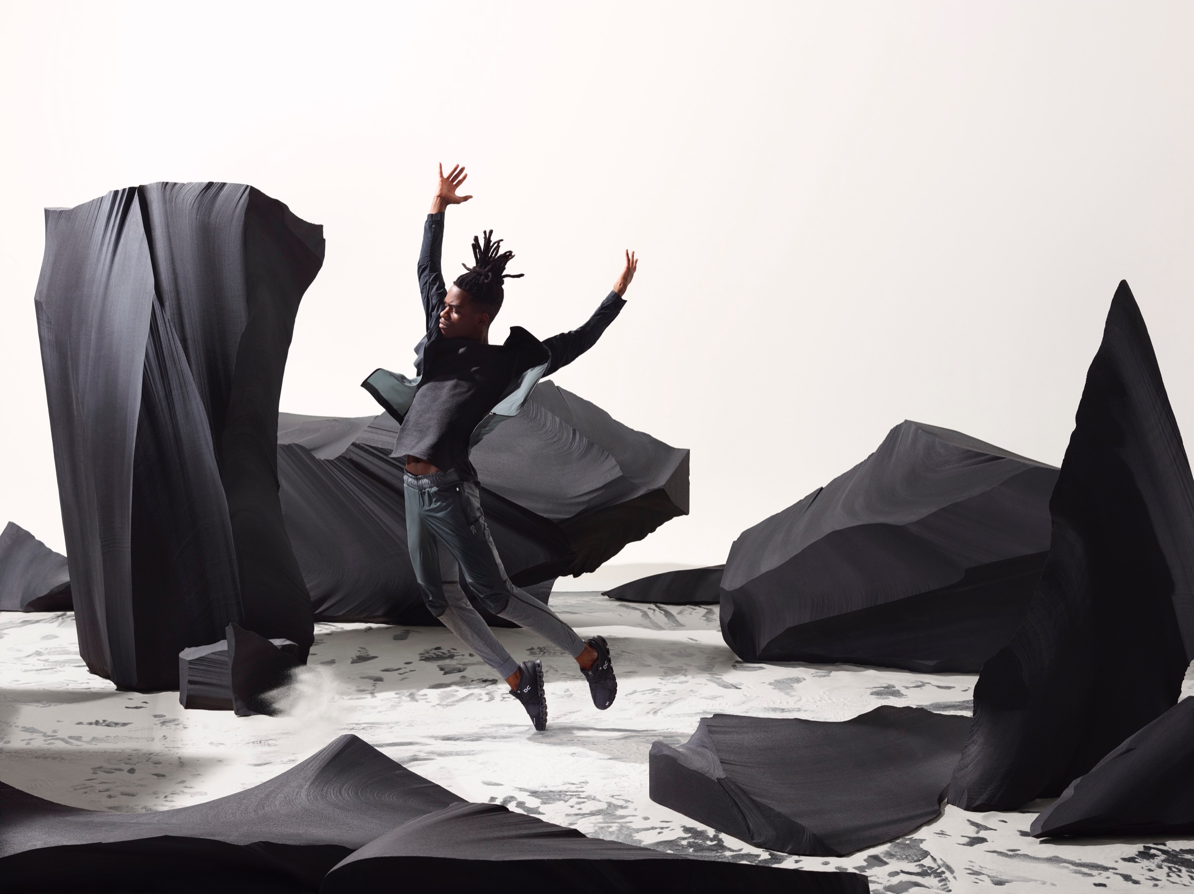 ON RUNNING - Set Design by SEBASTIEN MICHELINI